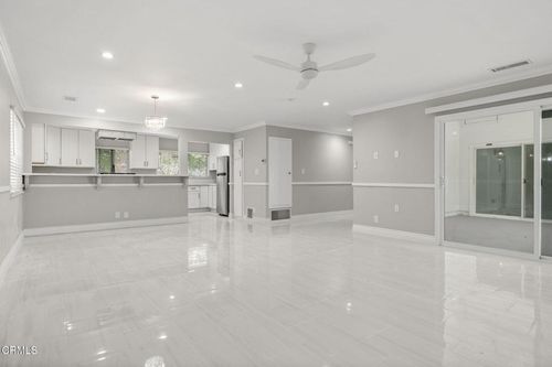 910 Seaside Ct, Ventura, CA, 93001-4221 | Card Image