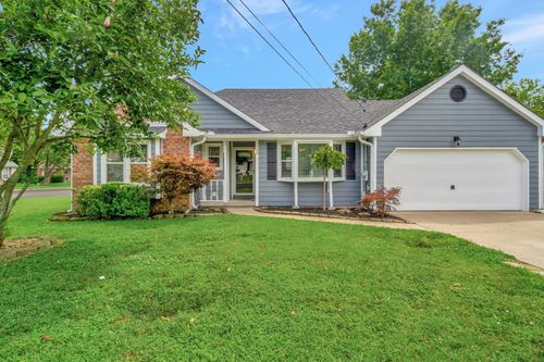 125 Agee Cir E, Hendersonville, TN, 37075-3061 | Card Image