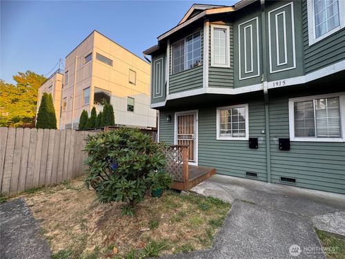 a-1915 E Spruce St, Seattle, WA, 98122-5830 | Card Image