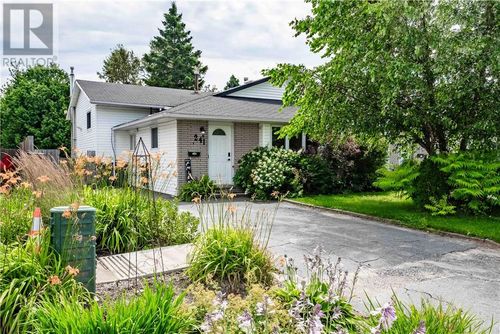 241 Anderson Dr, Lively, ON, P3Y1M8 | Card Image