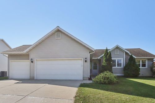 113 E School Rd, Cottage Grove, WI, 53527-8947 | Card Image