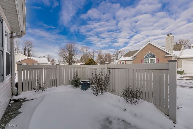 UNIT-6 - 7572 Monterey Bay Dr, Condo with 2 bedrooms, 2 bathrooms and null parking in Mentor-On-The-Lake OH | Image 6