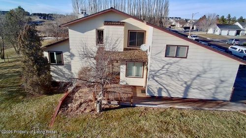 1951 Prairie Oak Dr, Dickinson, ND, 58601-2862 | Card Image