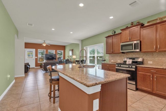 10008 Gertrudis Loop, House other with 3 bedrooms, 2 bathrooms and null parking in Austin TX | Image 7