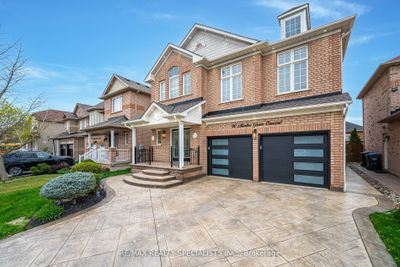 90 Masters Green Cres, House other with 4 bedrooms, 4 bathrooms and 6 parking in Brampton ON | Image 2