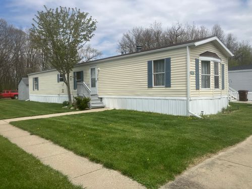 515 E Pondview Dr, Morrice, MI, 48857-8728 | Card Image