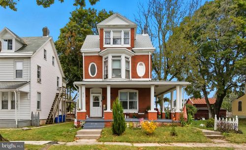 813 Mount Laurel Ave, TEMPLE, PA, 19560-1505 | Card Image