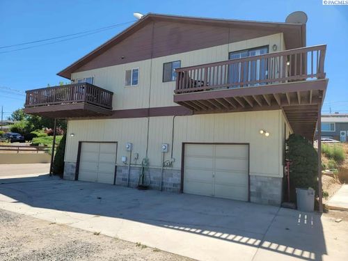 330 and 332 Columbia Ave, Sunnyside, WA, 98944-1959 | Card Image