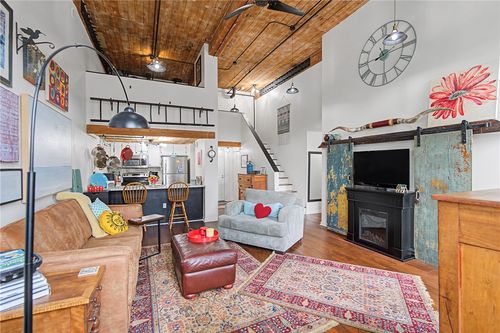 317-15 Higgins St, Smithfield, RI, 02917-4035 | Card Image