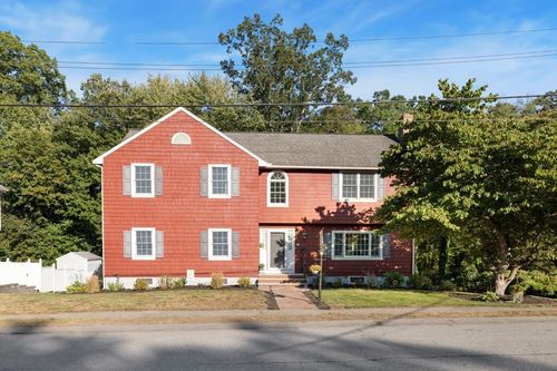12 Thomas Rd, Lynnfield, MA, 01940-2008 | Card Image