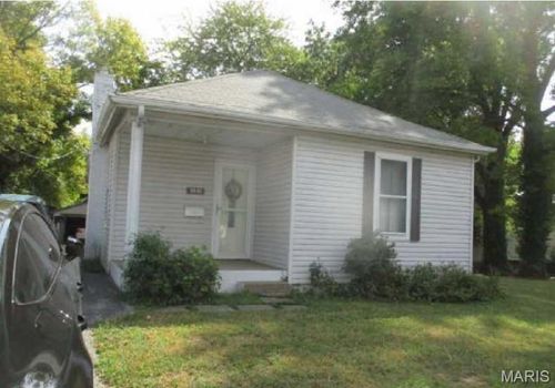 9846 Lilac Dr, Saint Louis, MO, 63137-3337 | Card Image