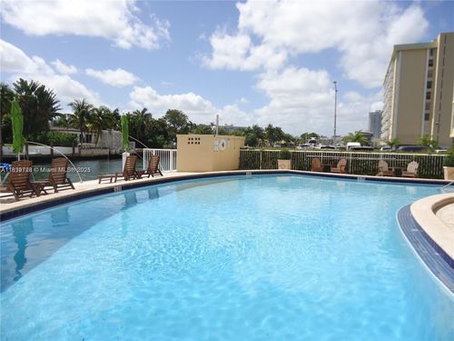 apt-302-2020 Ne 135th St, North Miami, FL, 33181-2107 | Card Image