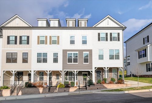 447 Portsdale Dr, Brentwood, TN, 37027-1554 | Card Image