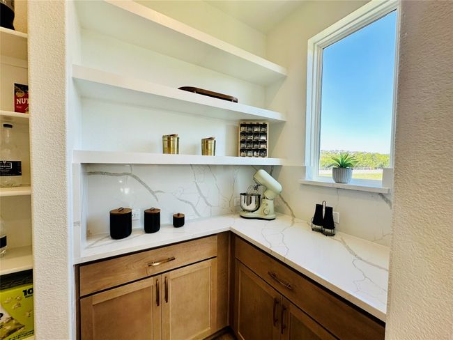 Butler's Pantry | Image 7