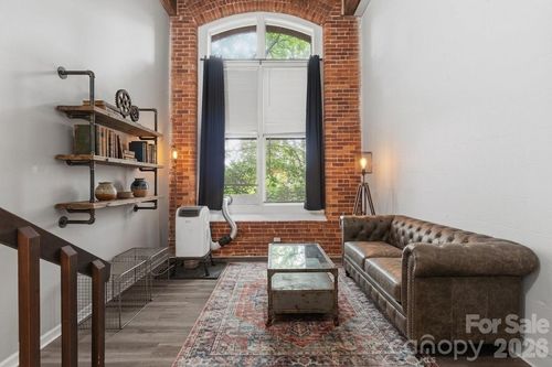 219-201 S Hoskins Rd, Charlotte, NC, 28208-1497 | Card Image