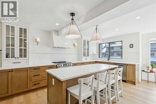 140 Point Dr Nw, Calgary, AB, T3B4W3 | Card Image
