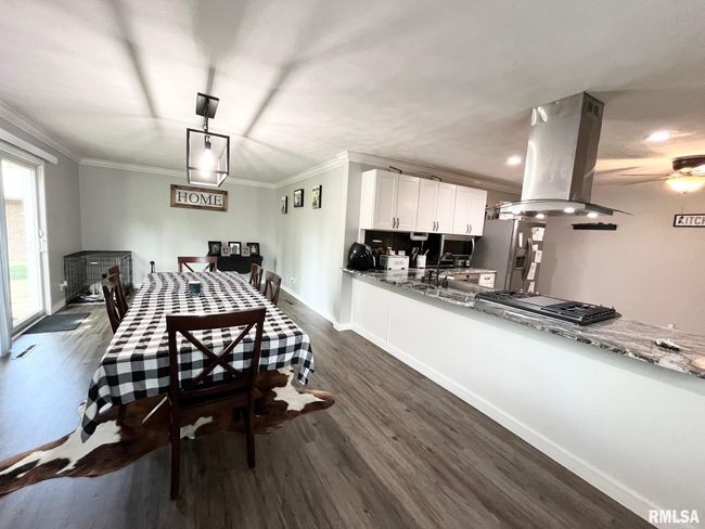 1104 E Poplar St, House other with 3 bedrooms, 2 bathrooms and null parking in Herrin IL | Image 5