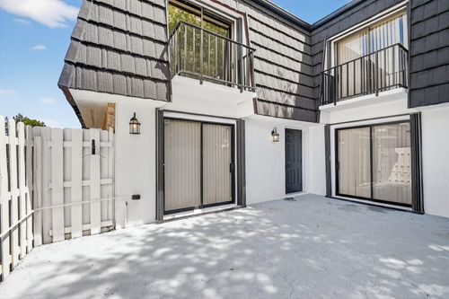 320 Woodland Rd, Palm Springs, FL, 33461-1060 | Card Image