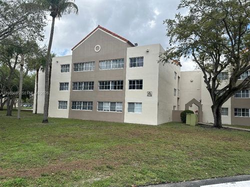 apt-202-6115 Nw 186th St, Hialeah, FL, 33015-6074 | Card Image