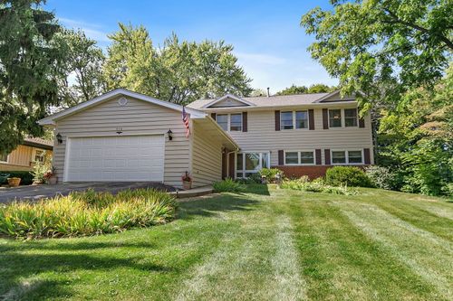 910 Division St, Barrington, IL, 60010-5087 | Card Image