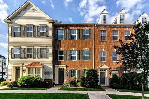 108 Village Pl, Wexford, PA, 15090-5611 | Card Image