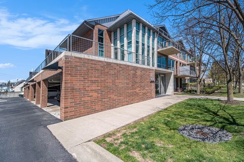 204-300 Hamilton St, Plymouth, MI, 48170-7202 | Card Image