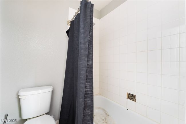10259 Wolves Den Ln, House other with 4 bedrooms, 3 bathrooms and null parking in Las Vegas NV | Image 29