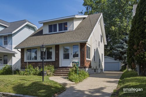 15 Burr Oak St Nw, Grand Rapids, MI, 49505-6280 | Card Image