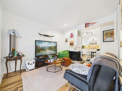 apt-24-2529 Rio Grande St, Austin, TX, 78705-4505 | Card Image