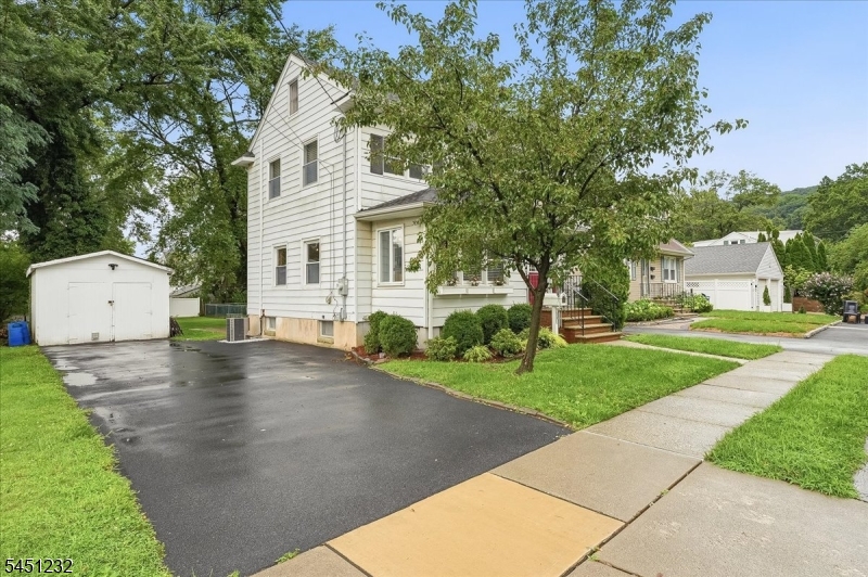 Residential in Hawthorne Boro 5