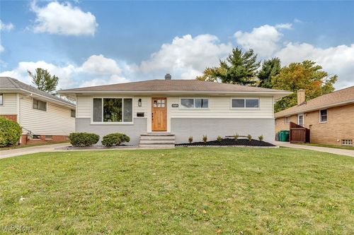 15809 Shirley Ave, Maple Heights, OH, 44137-4612 | Card Image