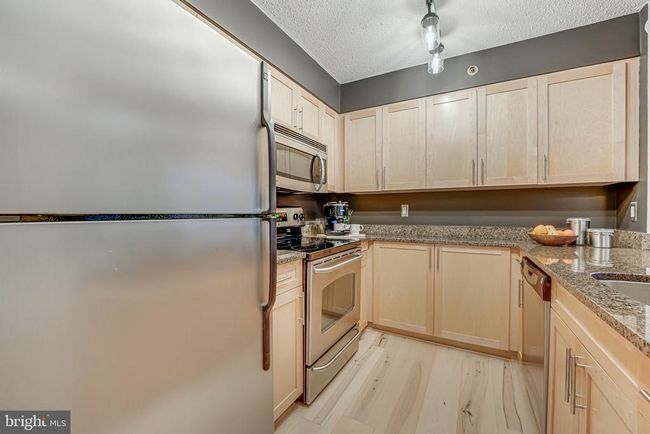 S1013 - 7500 Woodmont Ave, Condo with 1 bedrooms, 1 bathrooms and null parking in BETHESDA MD | Image 7