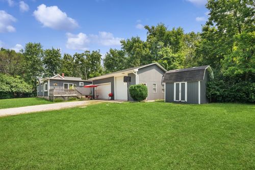 34 N Adams St, Oswego, IL, 60543-8455 | Card Image