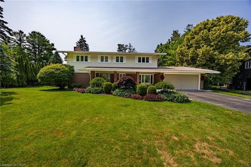 {{alt}} | Card Image