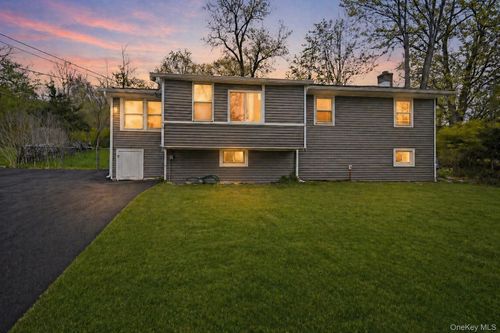 19 Beverly Trl, Monroe, NY, 10950-6922 | Card Image
