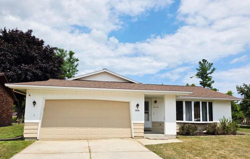 2418 Pershing Ave, Sheboygan, WI, 53083-2725 | Card Image