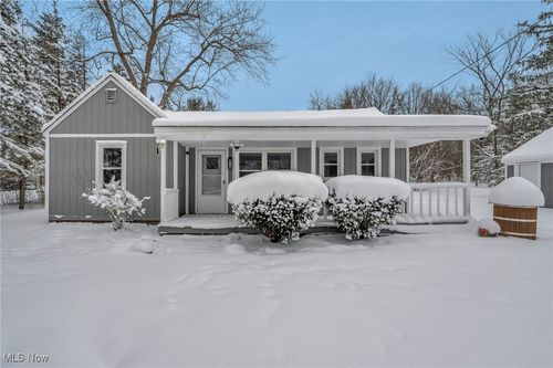 8564 Cedar Rd, Chesterland, OH, 44026-3518 | Card Image