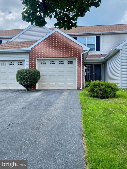 727 Hawk Ridge Dr, Hamburg, PA, 19526-9218 | Card Image