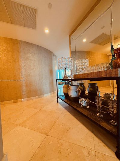 3401 - 17001 Collins Ave, Condo with 4 bedrooms, 4 bathrooms and null parking in Sunny Isles Beach FL | Image 2