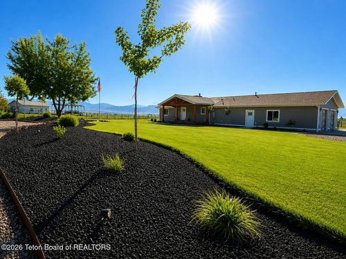 963 Stump Creek Rd, Auburn, WY, 83111-5049 | Card Image