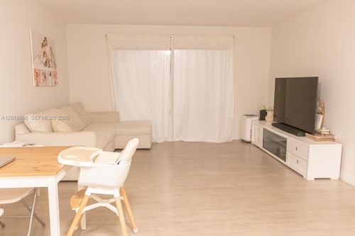 204-2200 Cypress Bend Dr, Pompano Beach, FL, 33069-4426 | Card Image