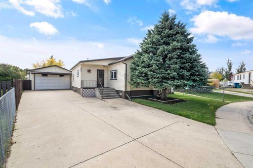 840 Spring Haven Crt Se, Airdrie, AB, T4A1B7 | Card Image