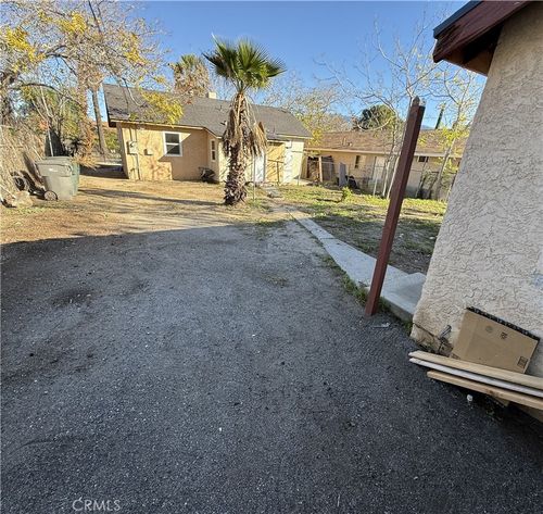 685 N Allen, Banning, CA, 92220 | Card Image