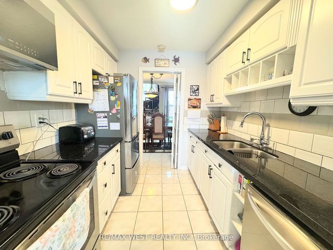 425 Hansen Rd N, House other with 4 bedrooms, 3 bathrooms and 4 parking in Brampton ON | Image 8