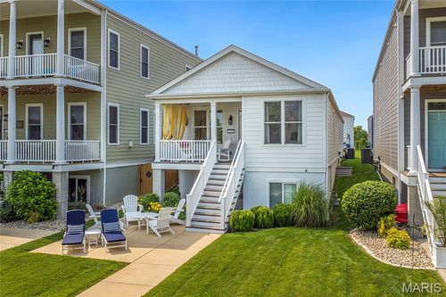 1021 Kilderkin Way, Saint Charles, MO, 63301-7411 | Card Image