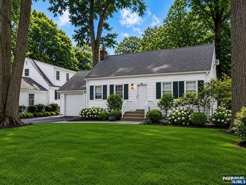 879 Midland Rd, Oradell, NJ, 07649-1903 | Card Image