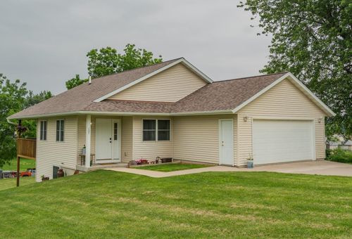 107 Sw 5 Avenue, Waukon, IA, 52172 | Card Image