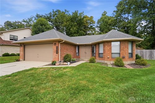8953 Emeraldgate Dr, Huber Heights, OH, 45424-6426 | Card Image