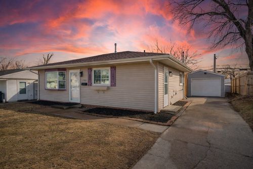 1703 14th Ave Sw, Cedar Rapids, IA, 52404-1733 | Card Image