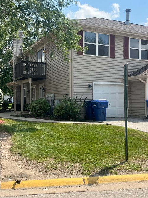 d-12221 Fairway Cir, Blue Island, IL, 60406-3641 | Card Image
